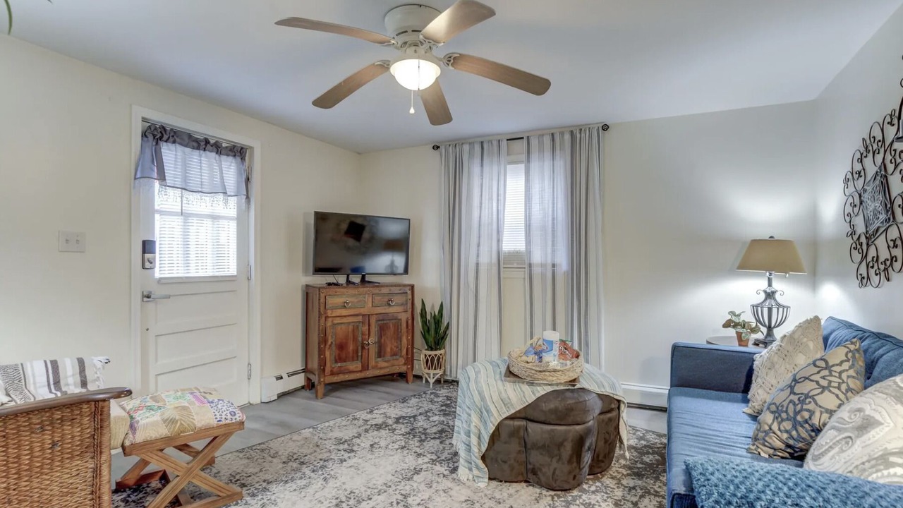 Photo of Livingroom in Belmont