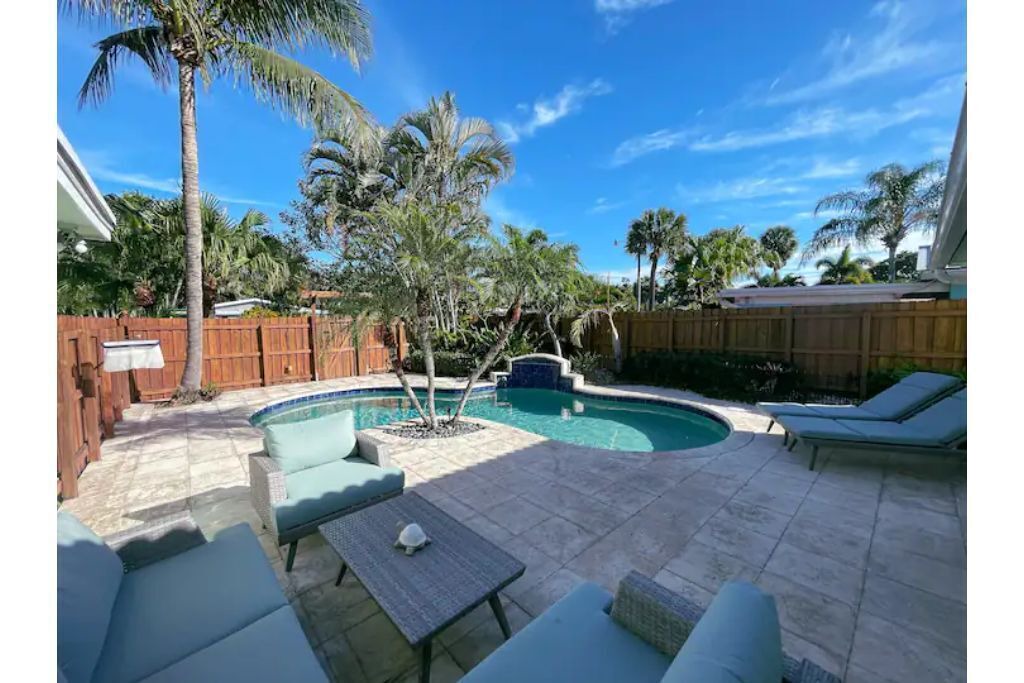 Photo of Outdoor in Middle River Terrace