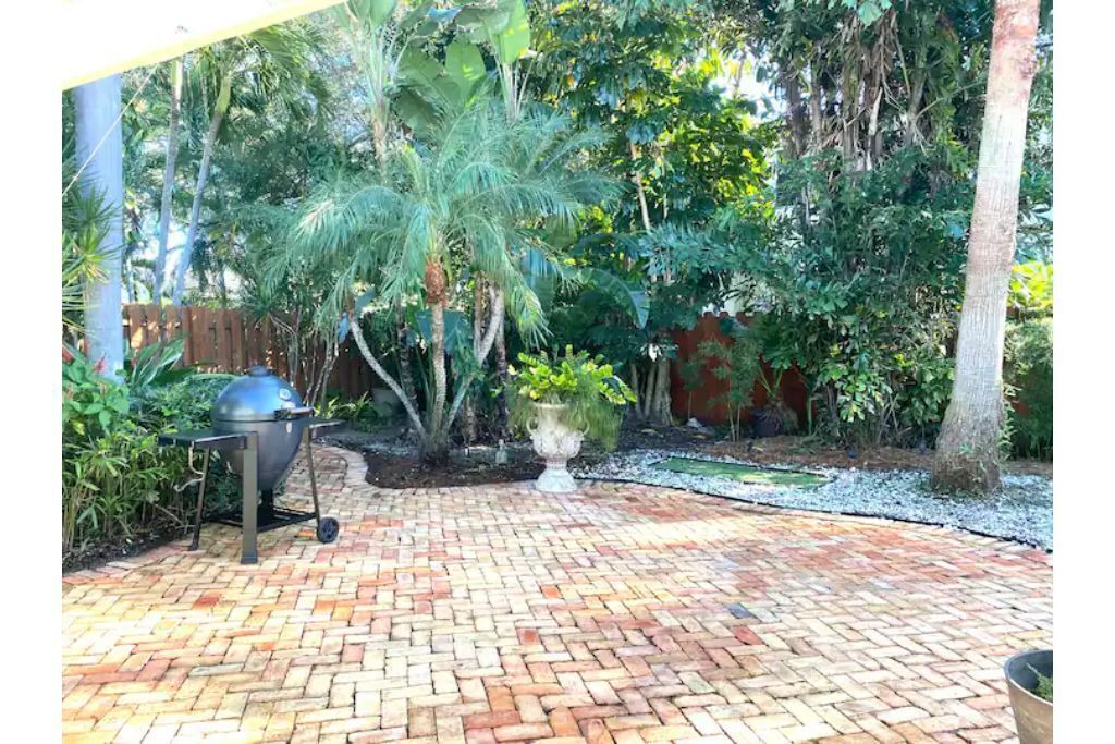 Photo of Patio Balcony in Middle River Terrace