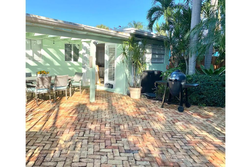 Photo of Outdoor in Middle River Terrace