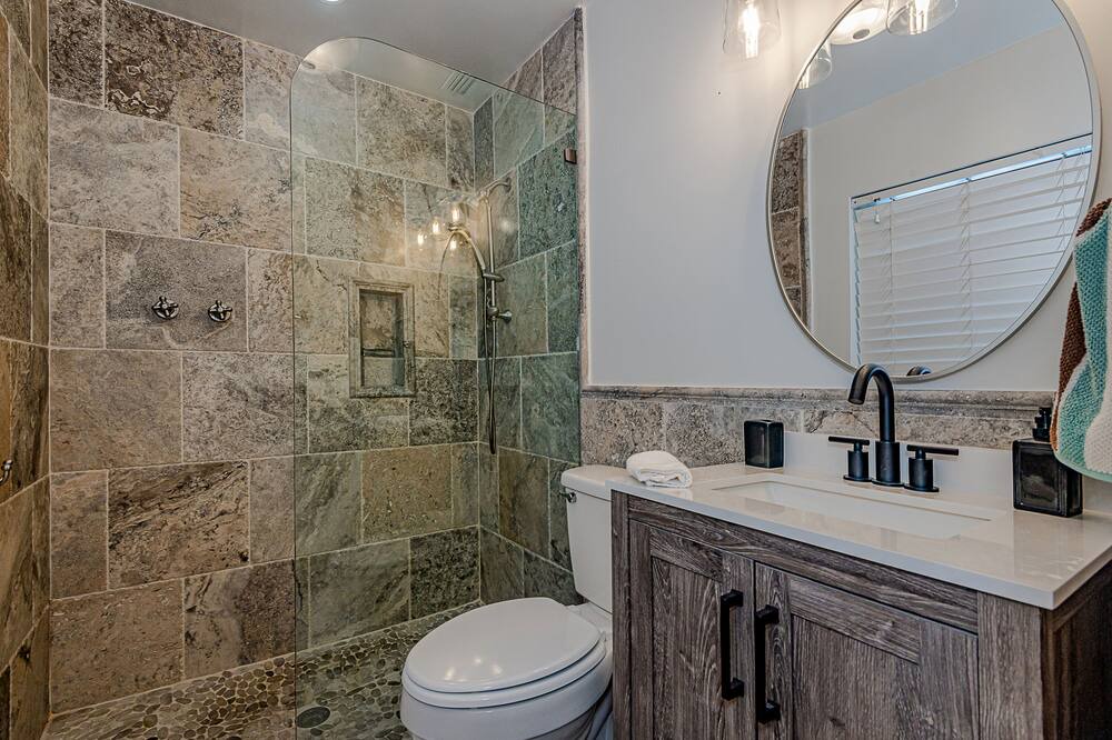 Photo of Bathroom in Cypress Point