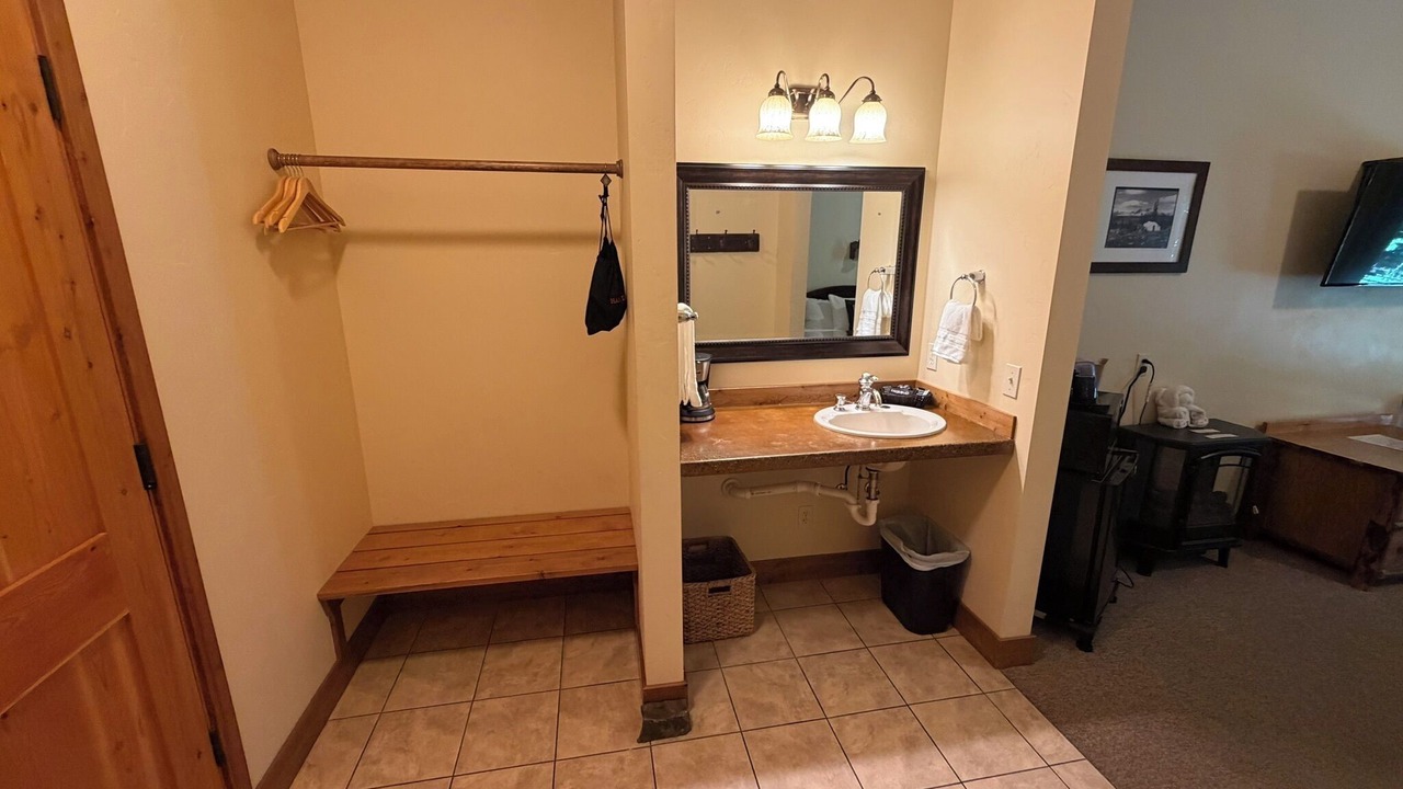 Photo of Bedroom in West Glacier