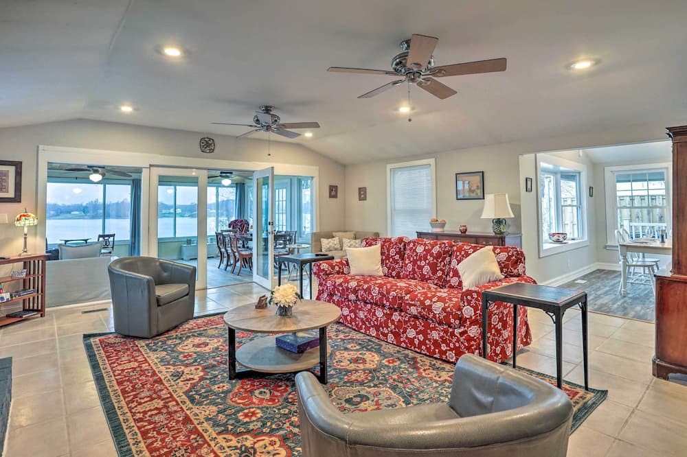 Photo of Livingroom in Mount Holly
