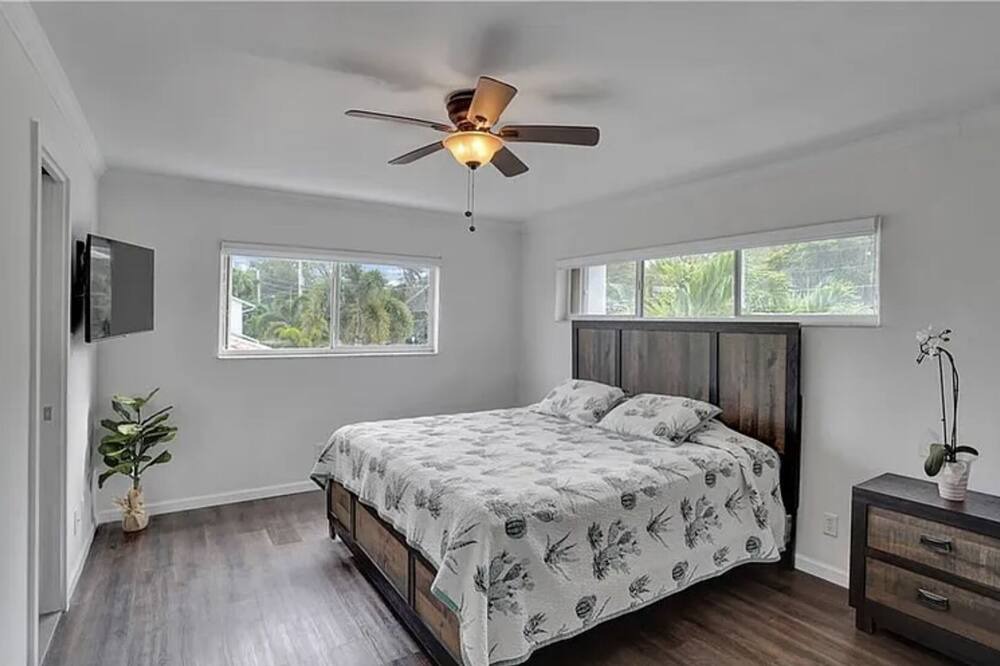 Photo of Bedroom in Pompano Isles