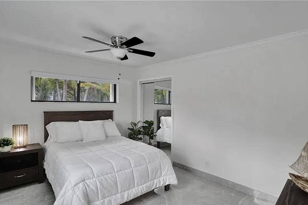 Photo of Bedroom in Pompano Isles