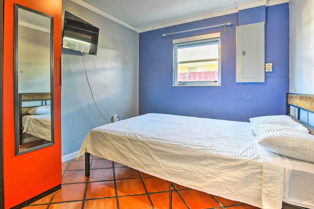 Photo of Bedroom in Pembroke Pines