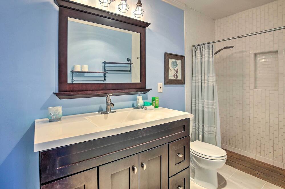 Photo of Bathroom in Pembroke Pines