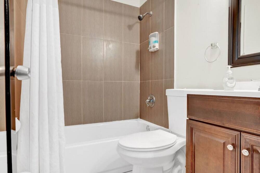 Photo of Bathroom in Lake Ridge