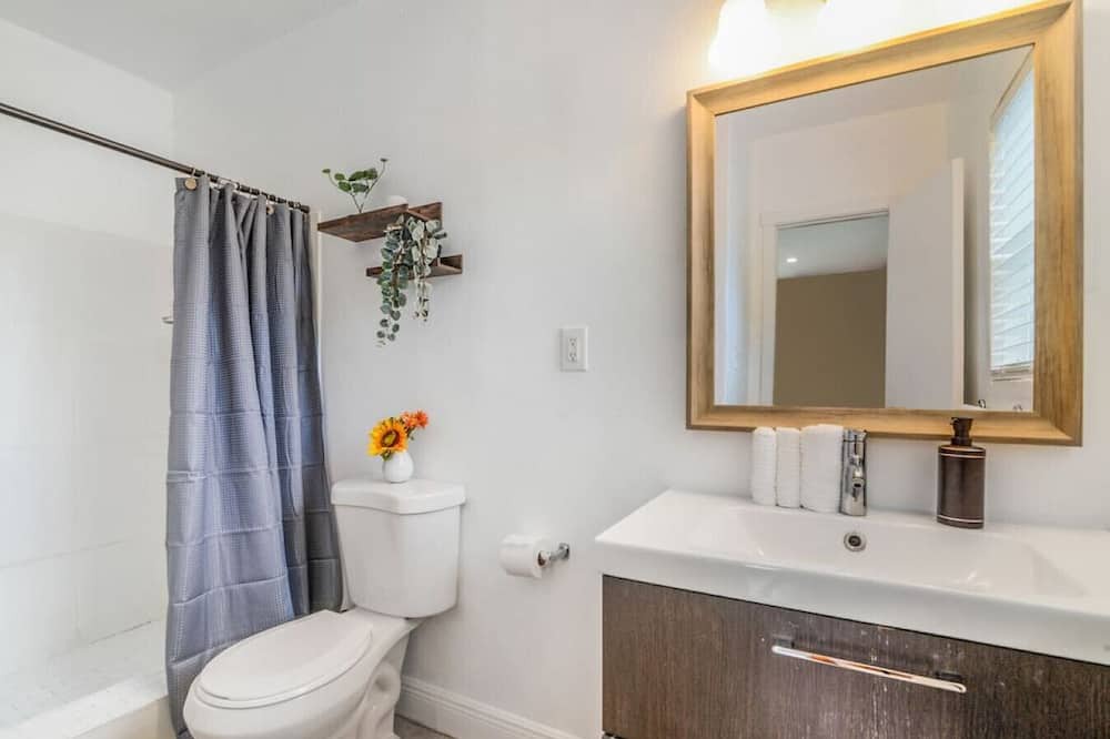 Photo of Bathroom in Ives Estates