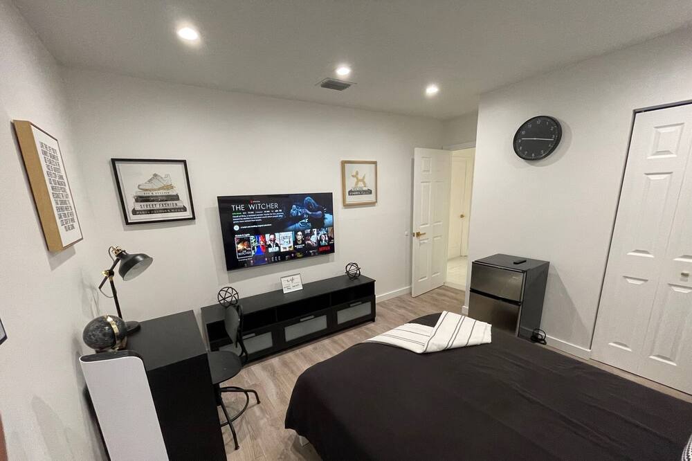 Photo of Bedroom in Coral Springs