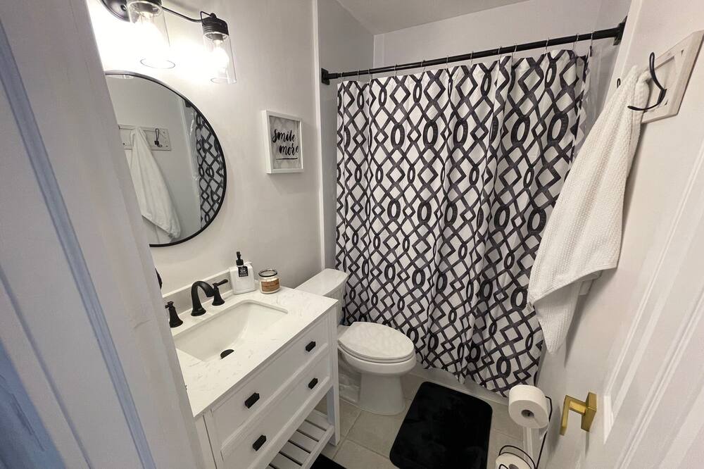 Photo of Bathroom in Coral Springs