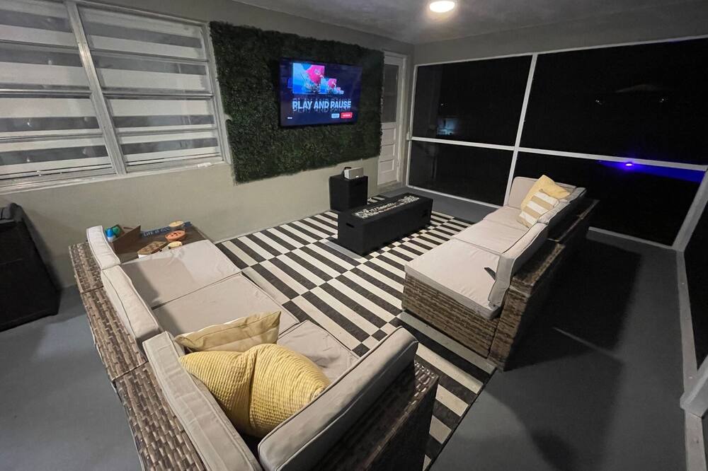 Photo of Bedroom in Coral Springs