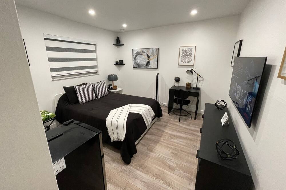 Photo of Bedroom in Coral Springs