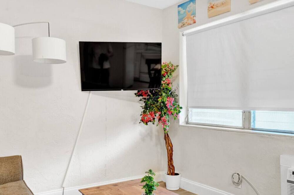 Photo of Livingroom in Lake Ridge