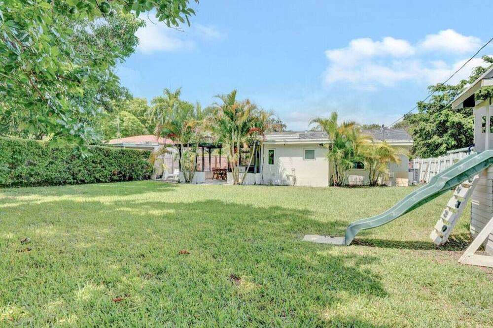 Photo of Others in North Miami