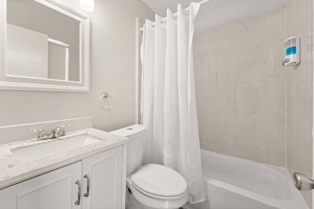Photo of Bathroom in Lake Ridge