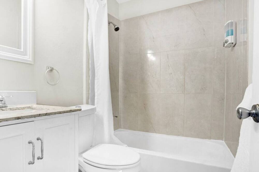 Photo of Bathroom in Lake Ridge