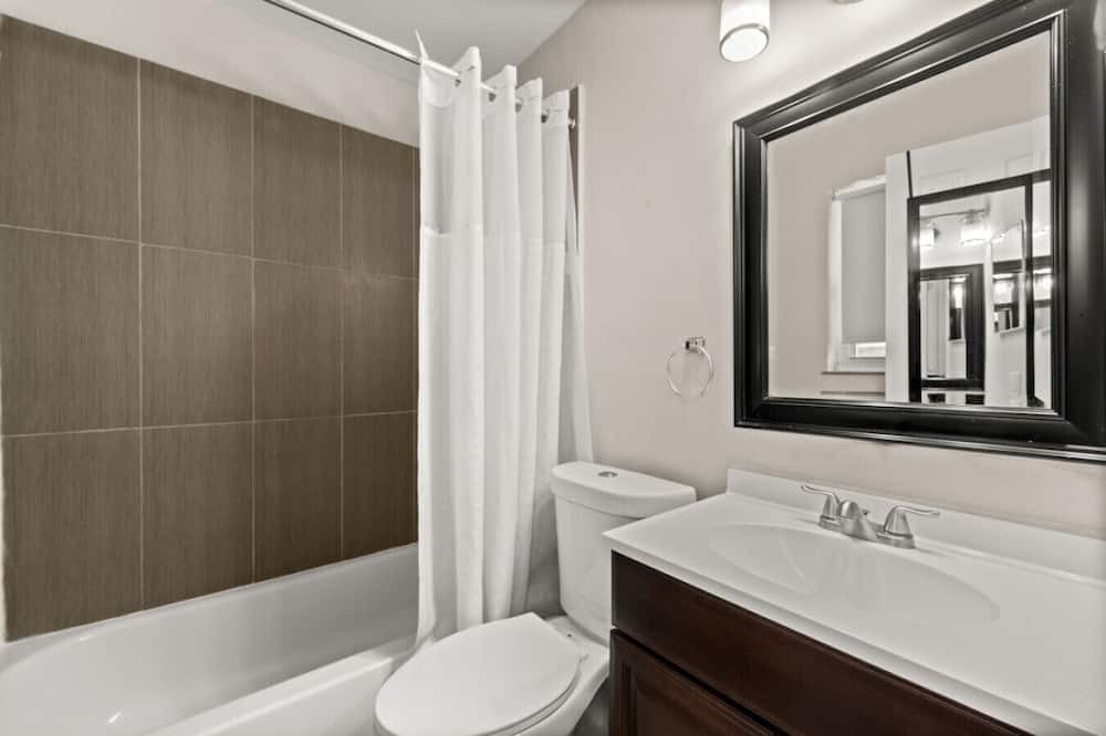 Photo of Bathroom in Lake Ridge