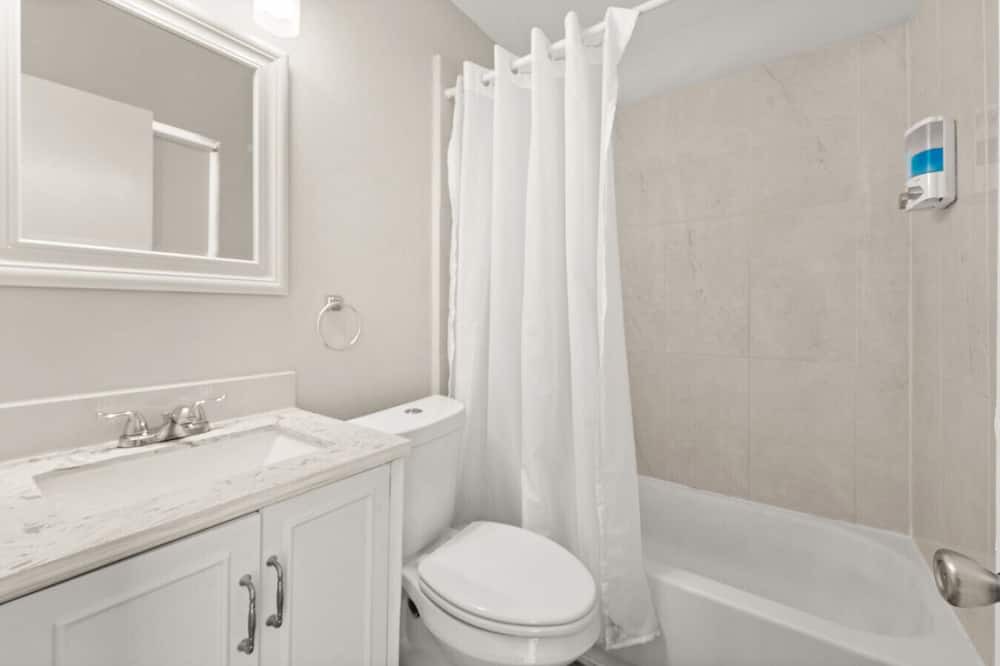 Photo of Bathroom in Lake Ridge