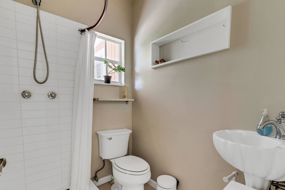 Photo of Bathroom in Riverside Park