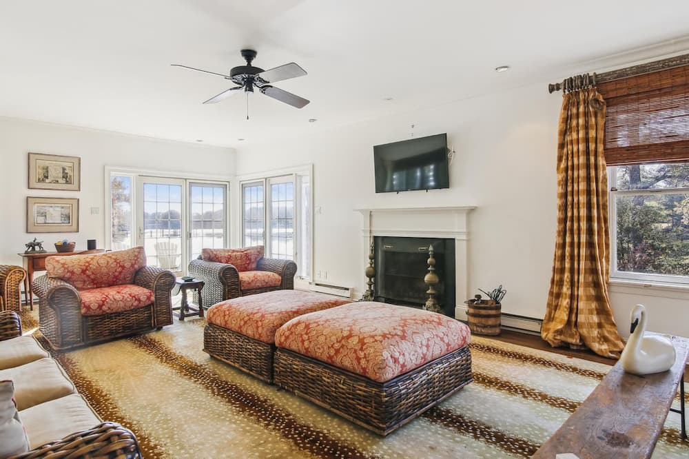 Photo of Livingroom in Easton