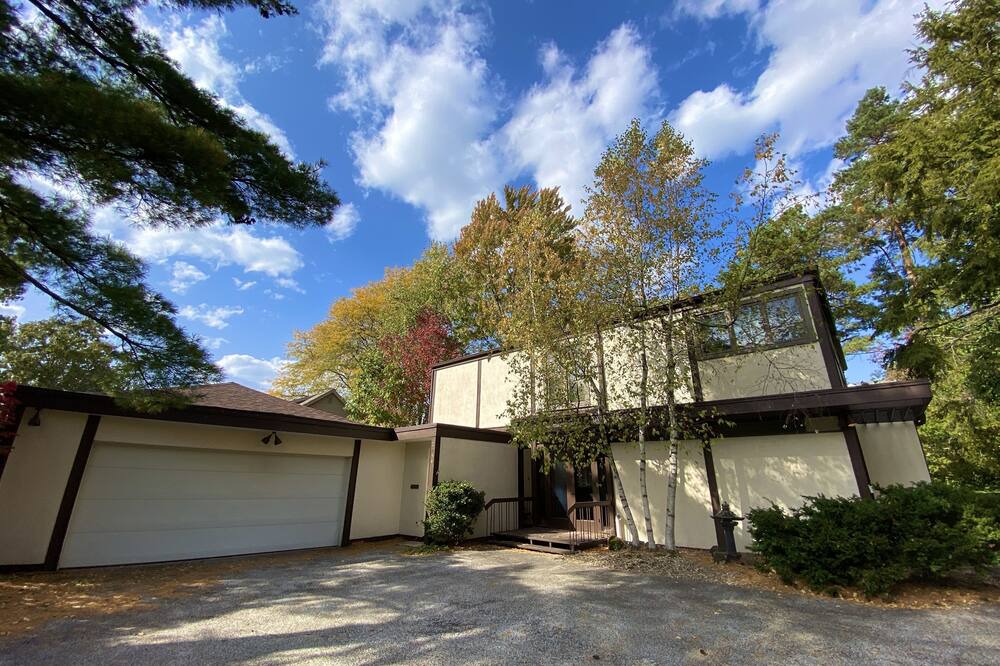 Photo of Outdoor in Beachwood