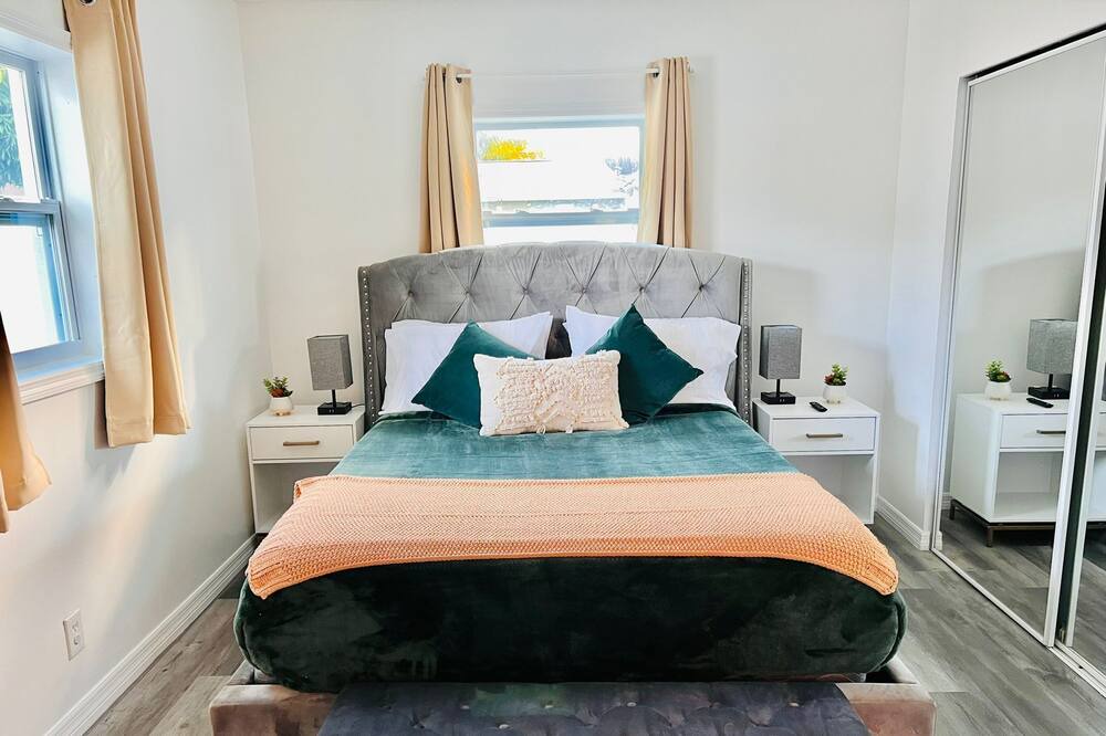 Photo of Bedroom in North Andrews Gardens