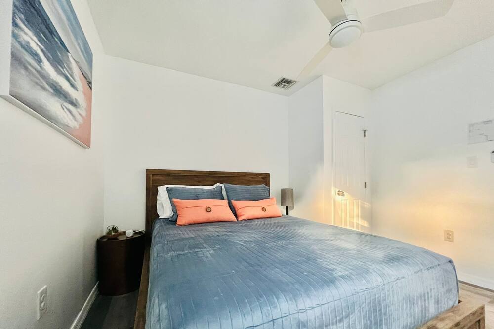Photo of Bedroom in North Andrews Gardens