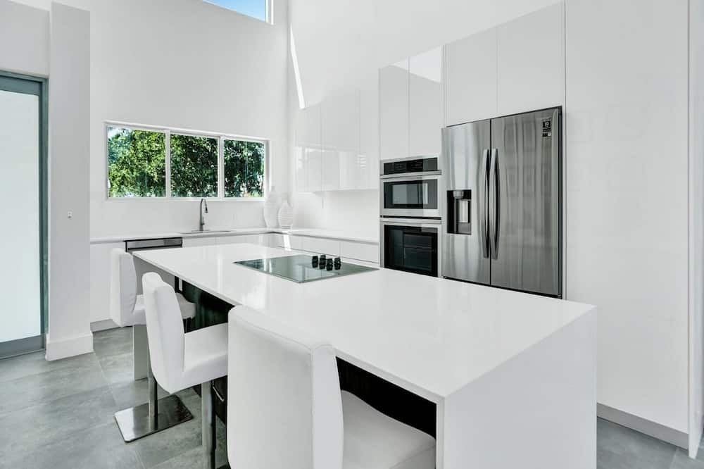 Photo of Kitchen in North Bay Village