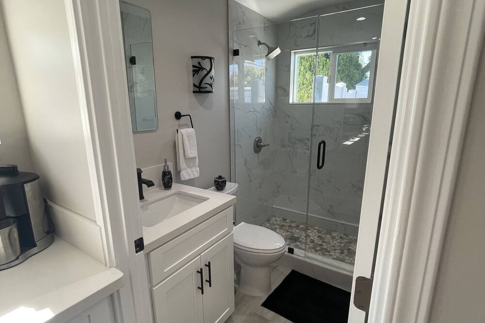 Photo of Bedroom in West Hills