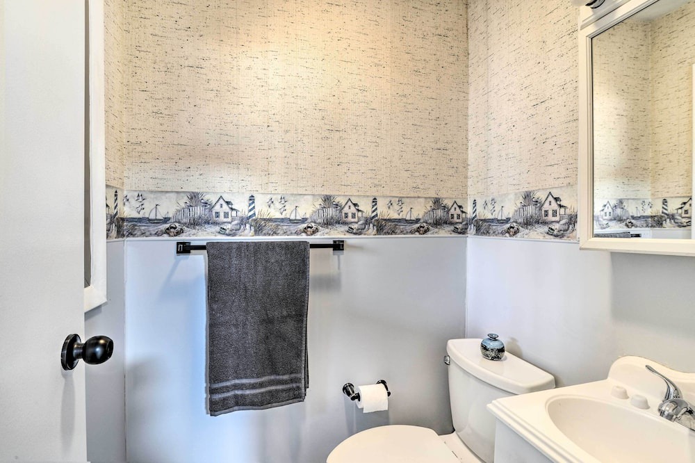 Photo of Bathroom in Alpine Lake