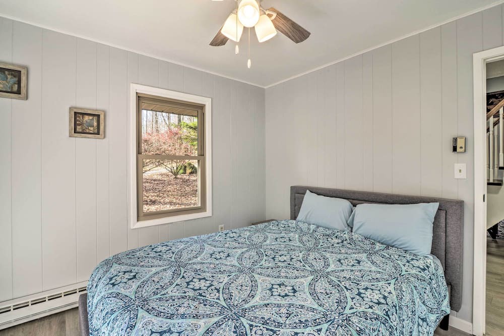 Photo of Bedroom in Alpine Lake
