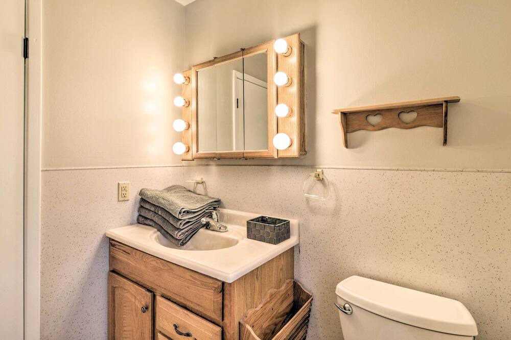 Photo of Bathroom in Alpine Lake