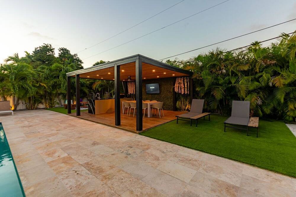 Photo of Outdoor in North Miami Beach