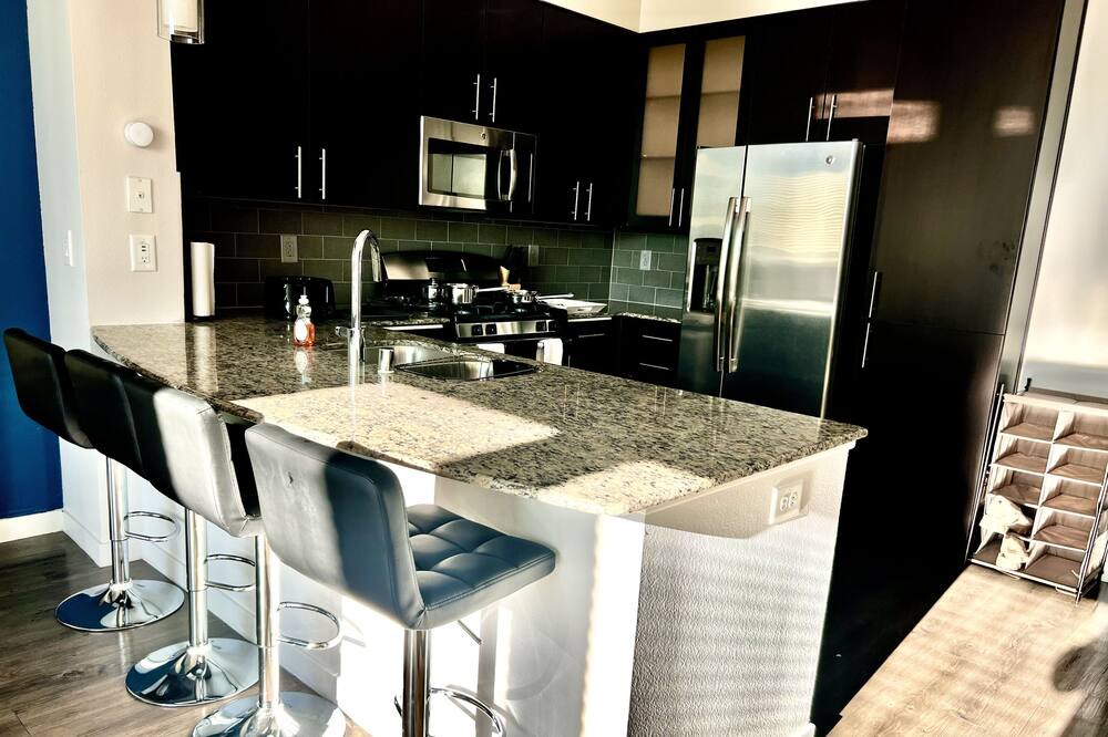 Photo of Kitchen in Warner Center