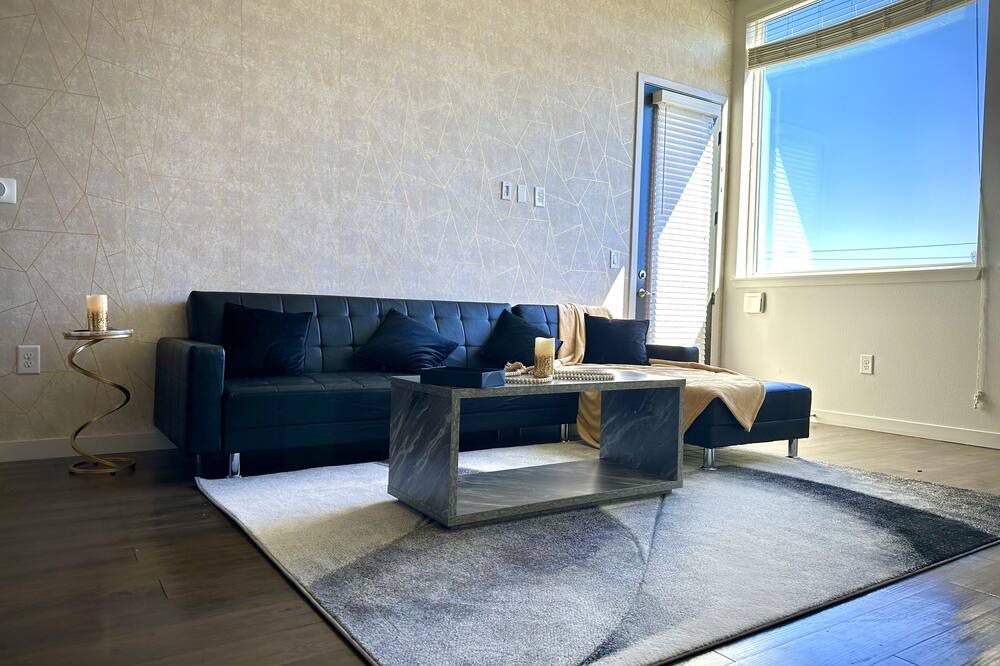 Photo of Bedroom in Warner Center