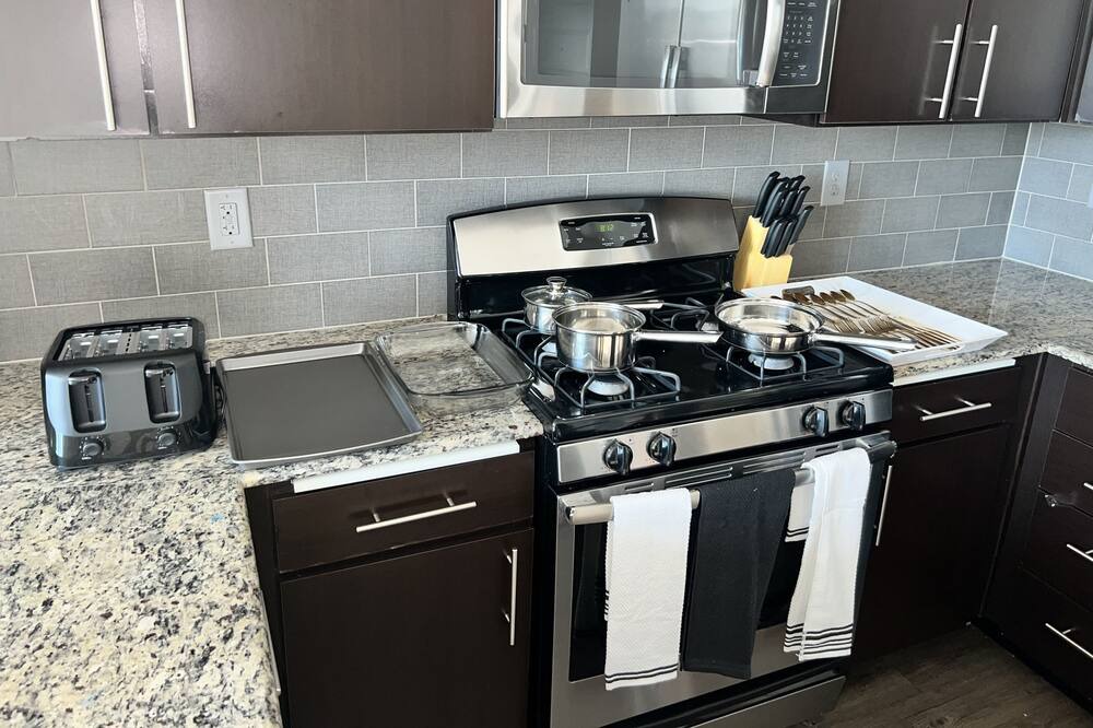 Photo of Kitchen in Warner Center