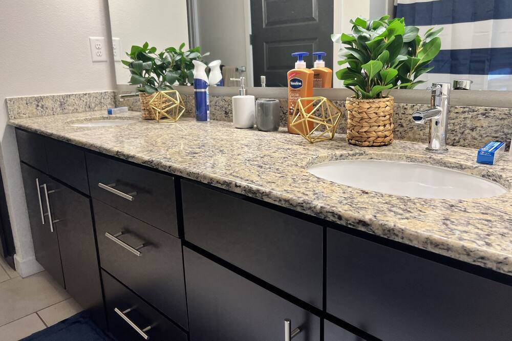 Photo of Kitchen in Warner Center