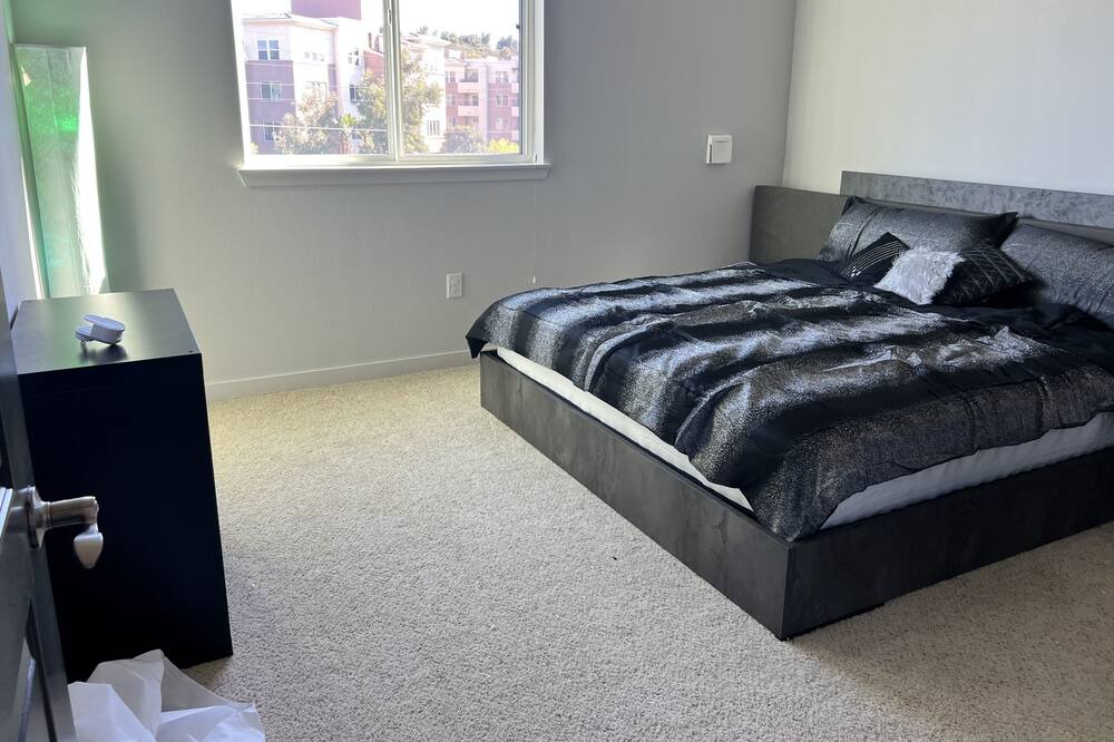 Photo of Bedroom in Warner Center