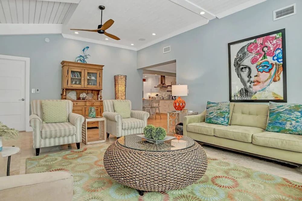 Photo of Others in Dolphin Isles