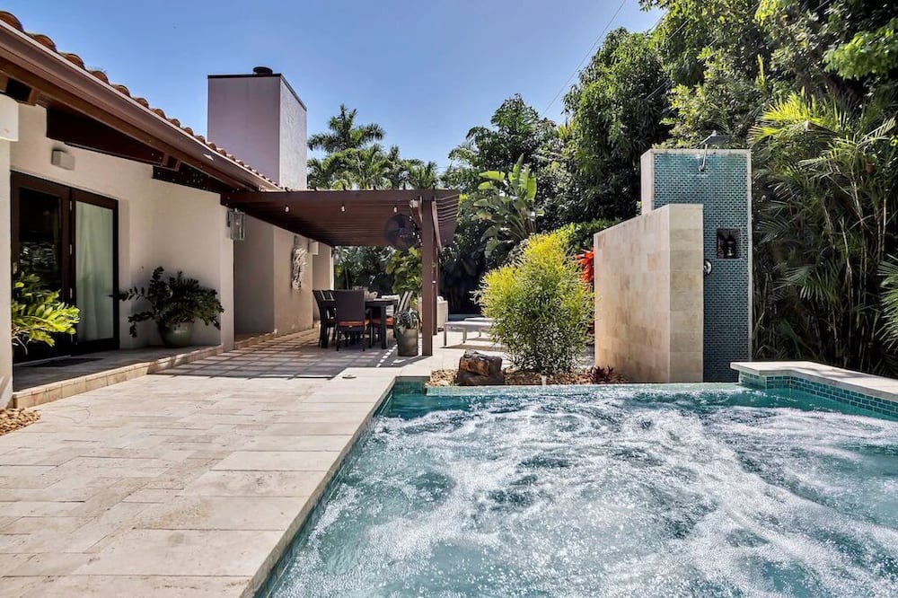 Photo of Outdoor in Dolphin Isles