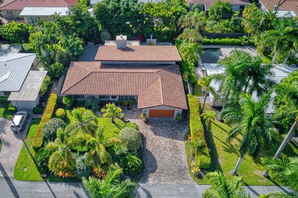 Photo of Outdoor in Dolphin Isles