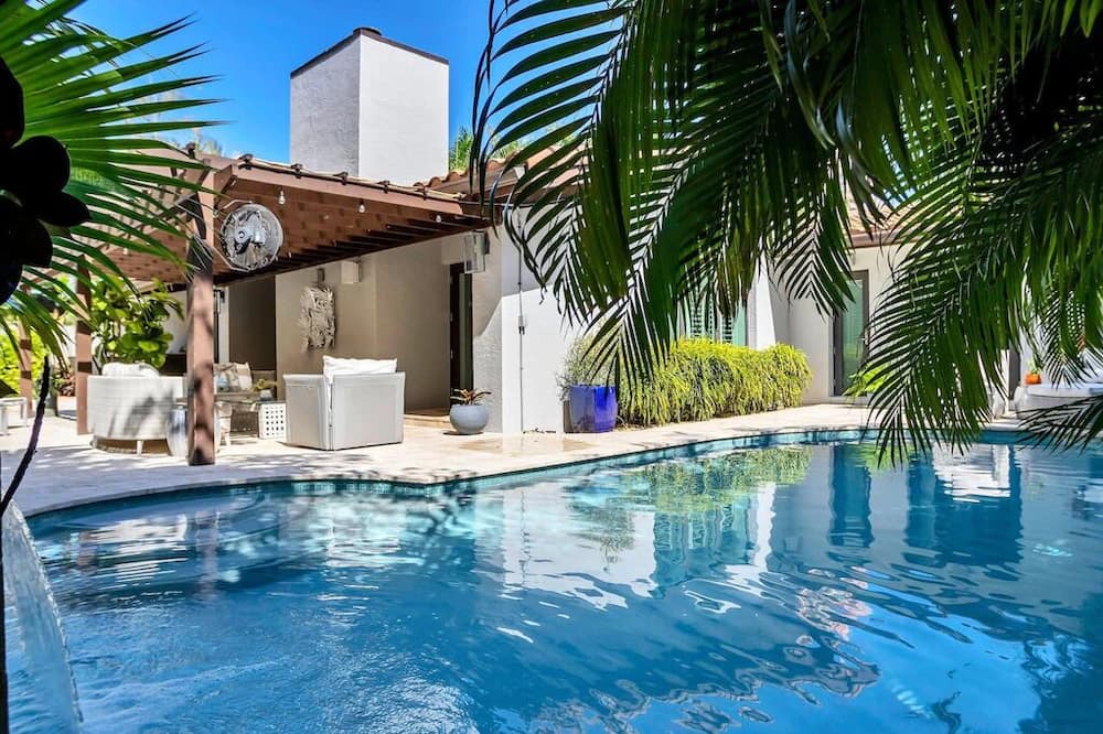 Photo of Outdoor in Dolphin Isles