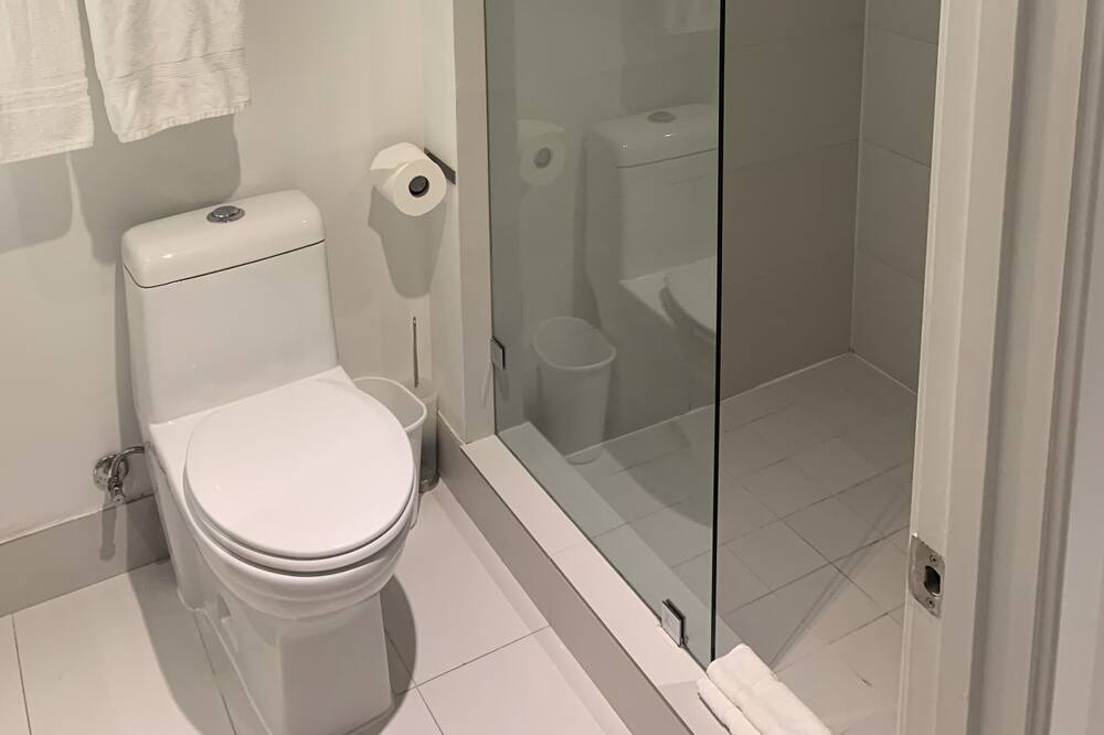 Photo of Bathroom in Hallandale Beach