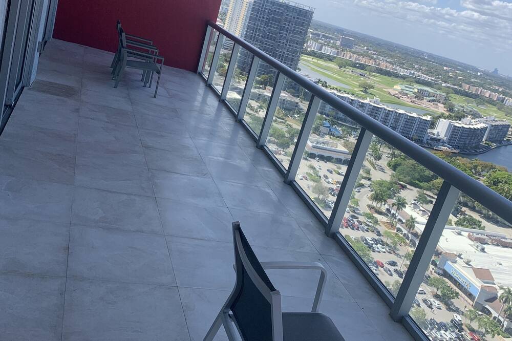 Photo of Outdoor in Hallandale Beach