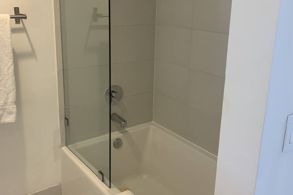 Photo of Bathroom in Hallandale Beach
