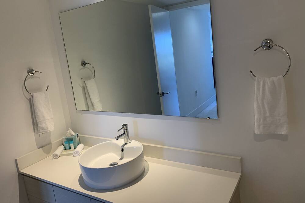Photo of Bathroom in Hallandale Beach