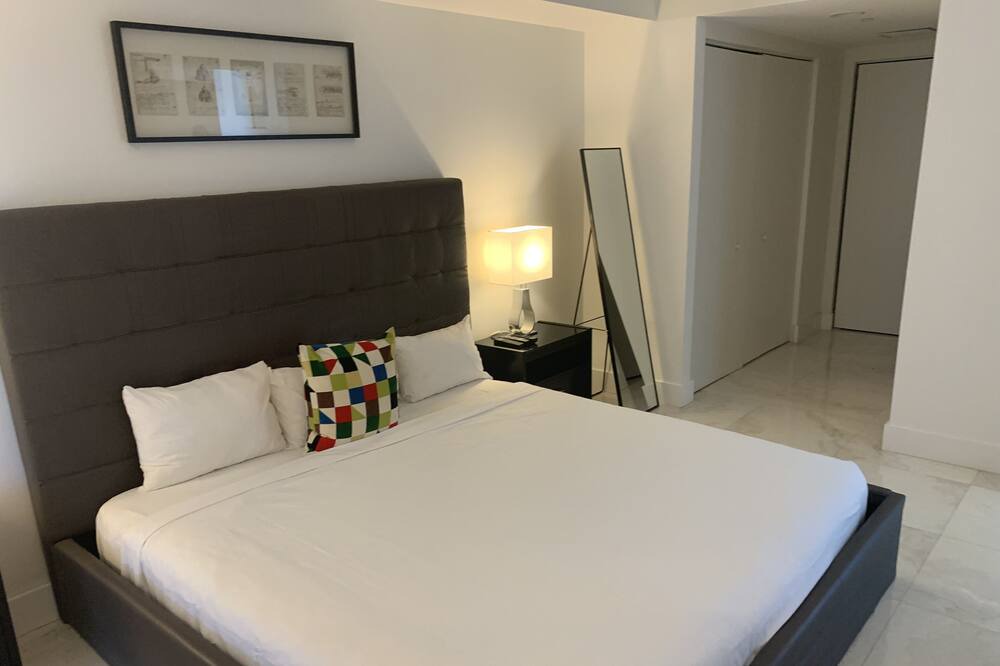 Photo of Bedroom in Hallandale Beach