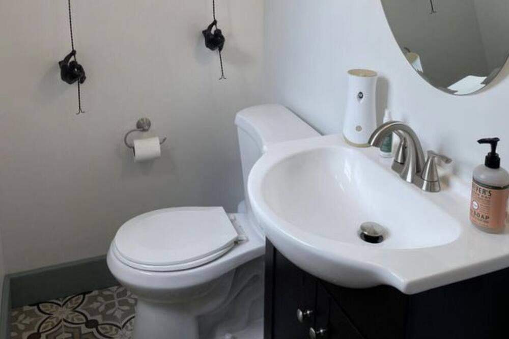 Photo of Bathroom in Buckingham Lake - Crestwood