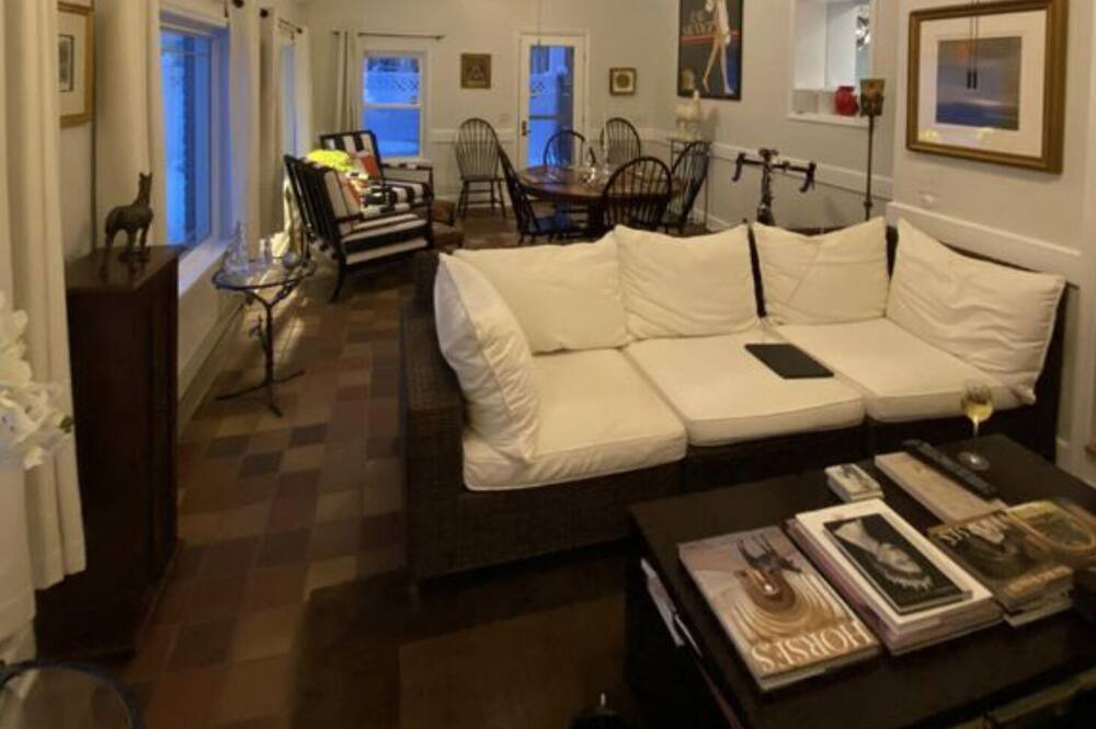 Photo of Livingroom in Buckingham Lake - Crestwood